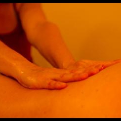 Massage postnatal NatalLa® pour jeune maman à Namur